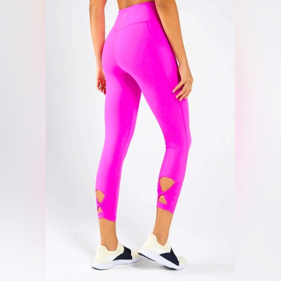 FP Movement by Free People Pants - Free People Movement Solid Wave Rider Legging Living Magenta Size LARGE. EUC